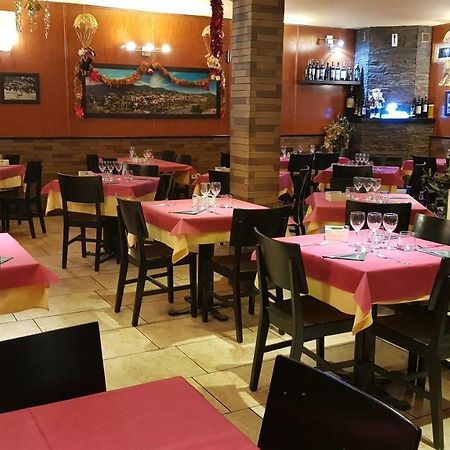 Hostal Plaza El Espinar Zewnętrze zdjęcie