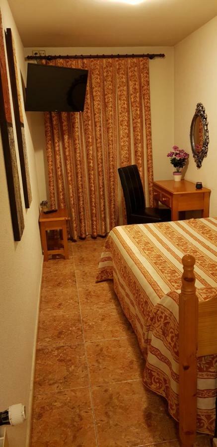 Hostal Plaza El Espinar Zewnętrze zdjęcie